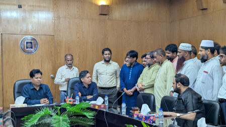 রুয়া নির্বাচনের দাবিতে উপ-উপাচার্য বরাবর স্মারকলিপি প্রদান 
