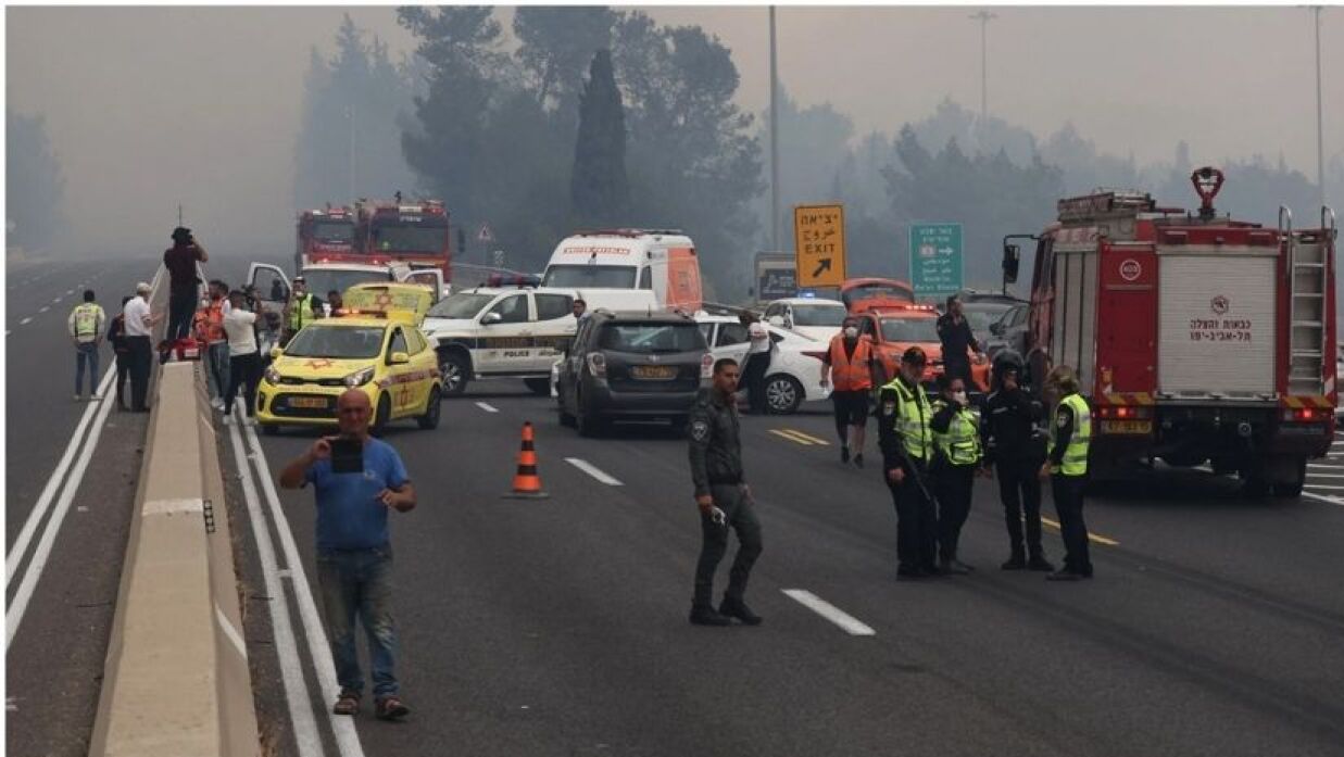 জেরুজালেমের বিভিন্ন জায়গায় দাবানল ছড়িয়ে পড়েছে