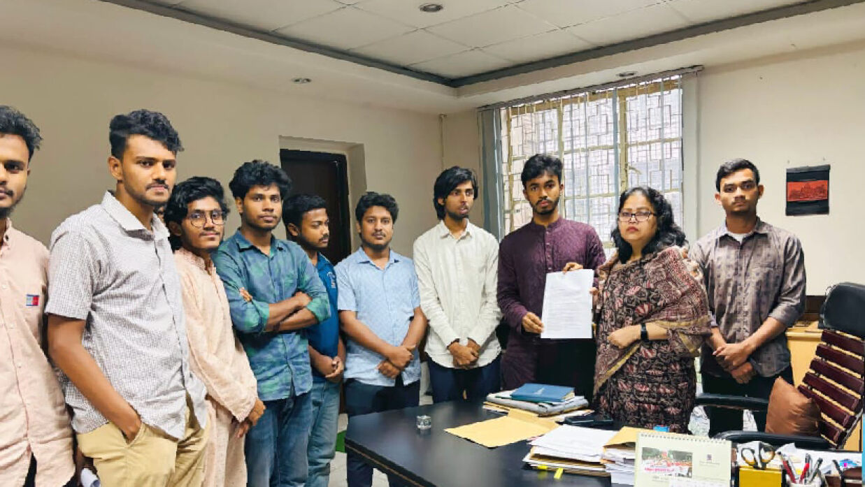 স্মারকলিপি প্রদান