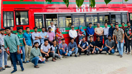 বাঙলা কলেজে নতুন বাস সংযোজন, তবু সংকট কাটেনি শিক্ষার্থীদের