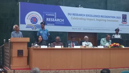 শিক্ষার্থীদের ভিসা বাতিল করে নিজের পায়ে ‘কুড়াল মারছে’ ট্রাম্প: উপদেষ্টা ওয়াহিদুদ্দিন মাহমুদ