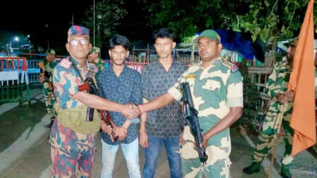 টিকটক করতে গিয়ে বিএসএফের হাতে ধরা, ৮ ঘণ্টা পর ফেরত