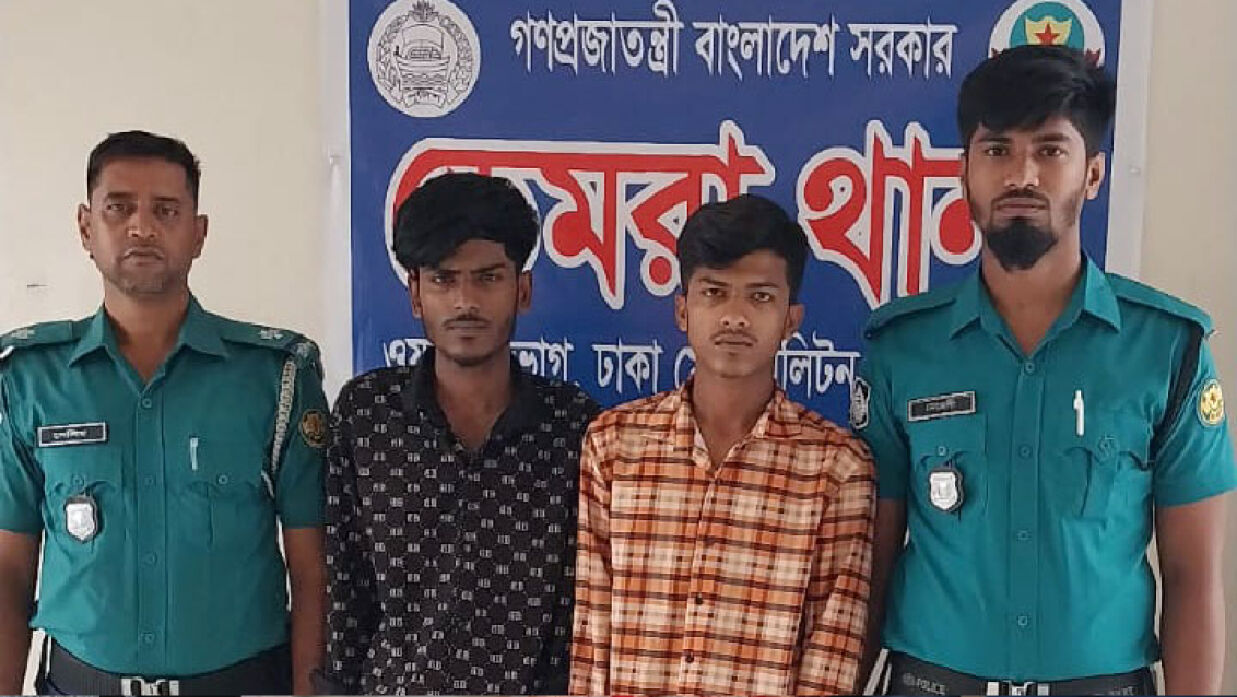 গ্রেপ্তারকৃত রোমান সিকদার ও শুভ হাওলাদার