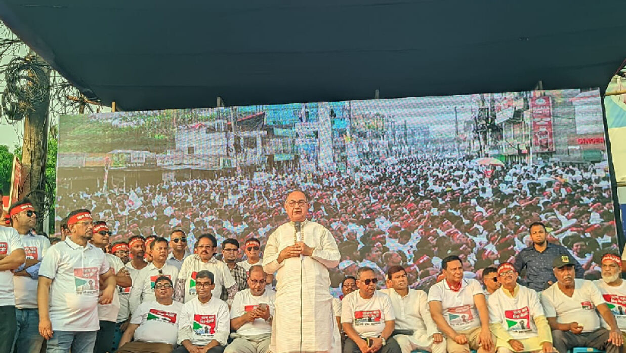 ‘তিস্তা নদী রক্ষা আন্দোলন’ কর্তৃক আয়োজিত গণপদযাত্রায় বক্তব্য দেন মির্জা আব্বাস