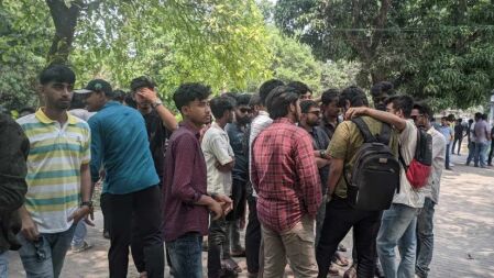 বহিরাগতদের ক্যাম্পাসে এনে মিছিল রাবি ছাত্রদলের, শিক্ষার্থীদের ক্ষোভ