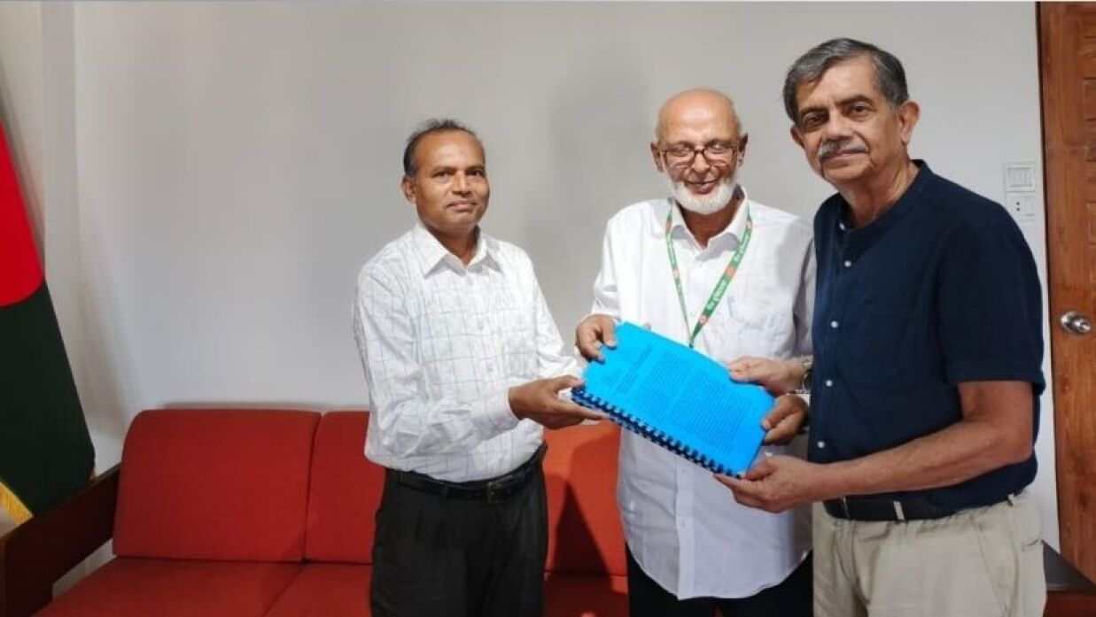 শিক্ষা উপদেষ্টার সঙ্গে সাক্ষাৎ করে অভিভাবক ফোরামের একটি প্রতিনিধি দল