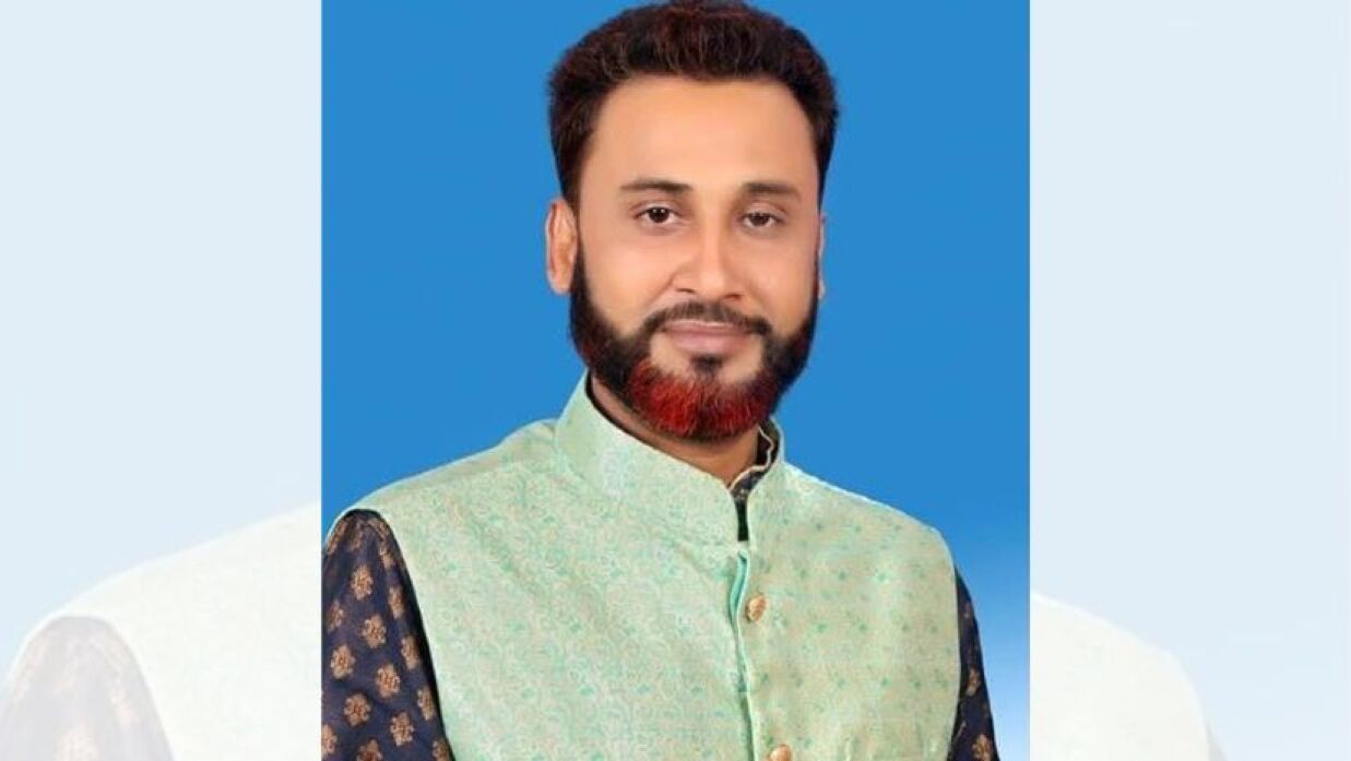 দেওয়ানগঞ্জ উপজেলার পাররামরামপুর ইউনিয়ন পরিষদের চেয়ারম্যান সেলিম মিয়া