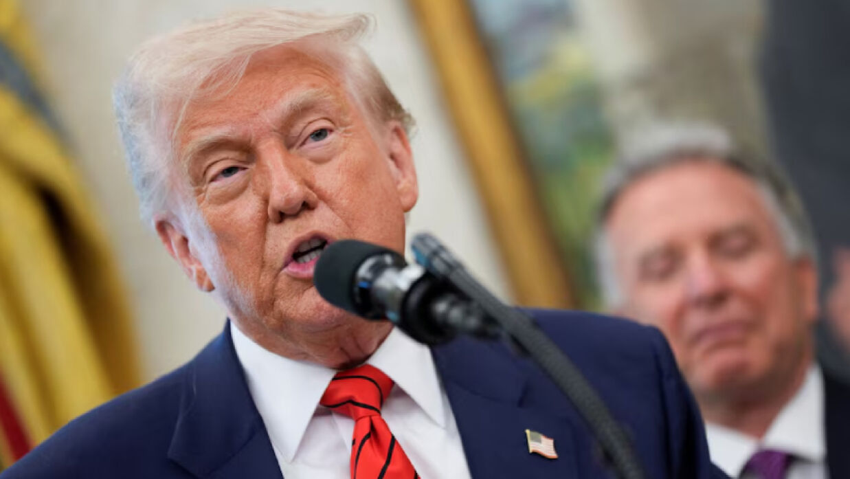 প্রেসিডেন্ট ডোনাল্ড ট্রাম্প