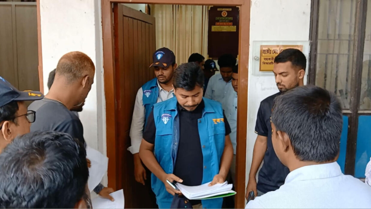 দুদকের অভিযান