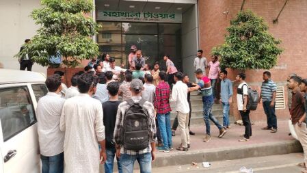 ছাত্রদল নেতার ওপর হামলার অভিযোগ ছাত্রদল সদস্য সচিবের বিরুদ্ধে