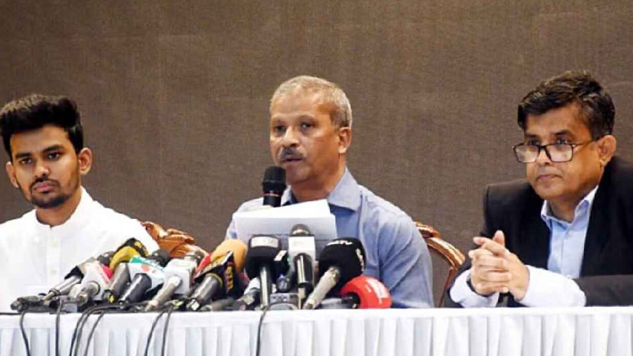 আইন উপদেষ্টা ড. আসিফ নজরুল