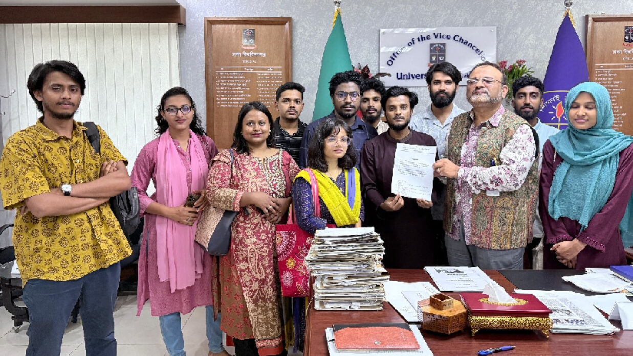 স্মারকলিপি প্রদান