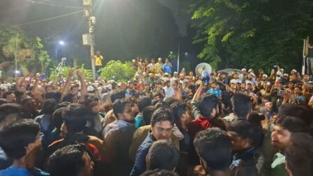 সব পথ মিলল যমুনার সামনে