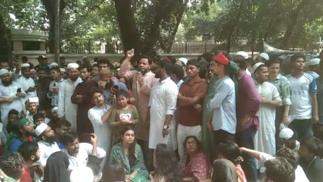 বক্তব্য দিচ্ছেন ড. শফিকুল ইসলাম মাসুদ