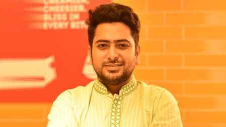 আওয়ামী লীগকে সন্ত্রাসী সংগঠন ঘোষণা করে নিষিদ্ধ করতে হবে: নাহিদ ইসলাম